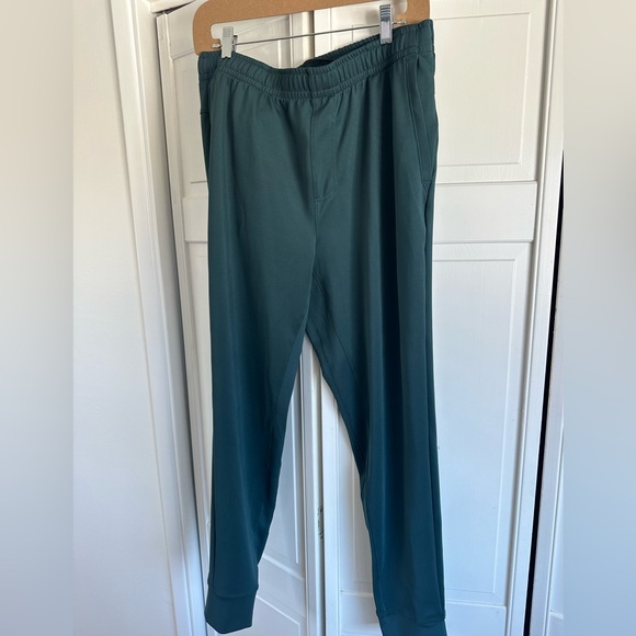 Rhône men’s Spar jogger in wild forest size L never worn! Mint condition - Picture 3 of 4